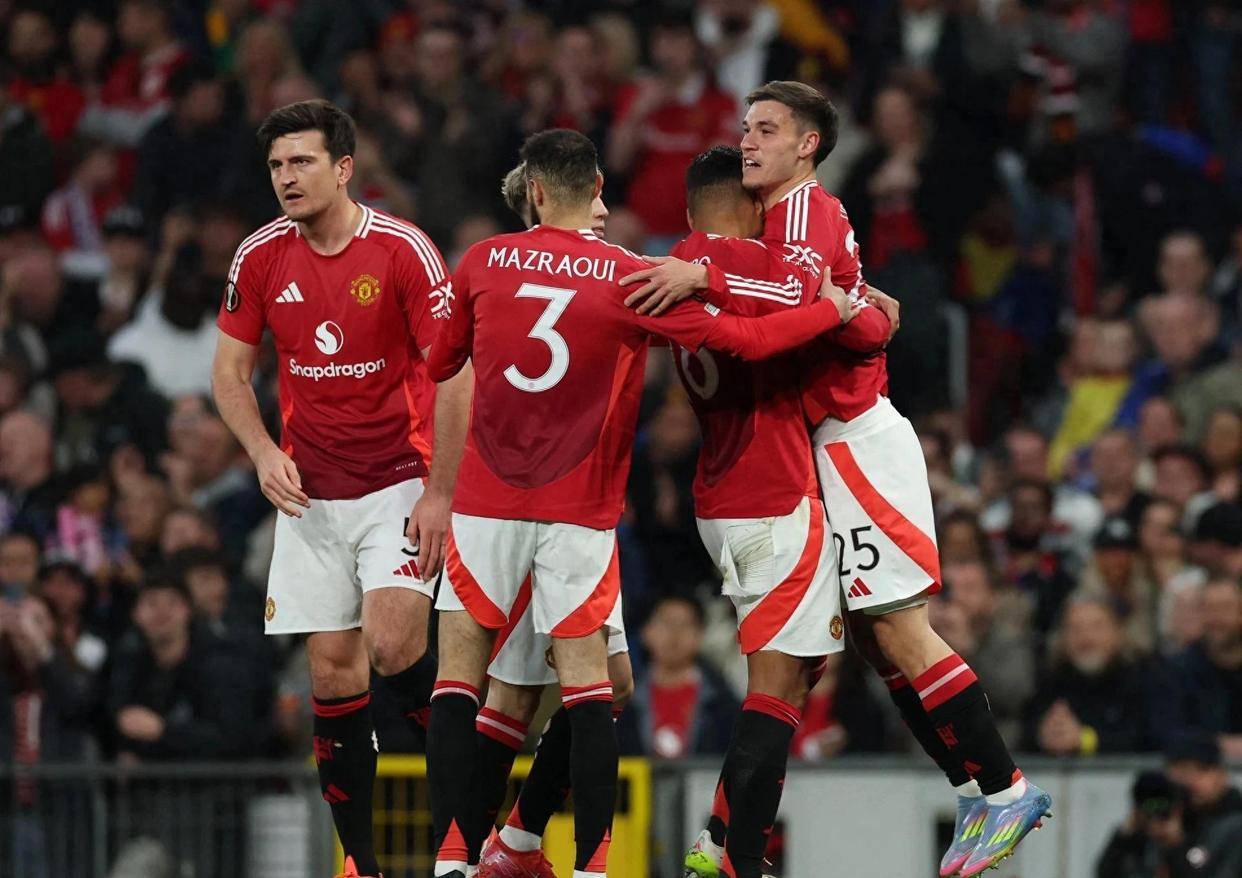 爱游戏官网-曼联遭维拉反击逆转，欧冠资格陷入危机 